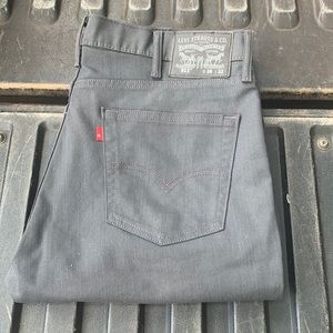 Men Levi Jean size 38x32 style 511